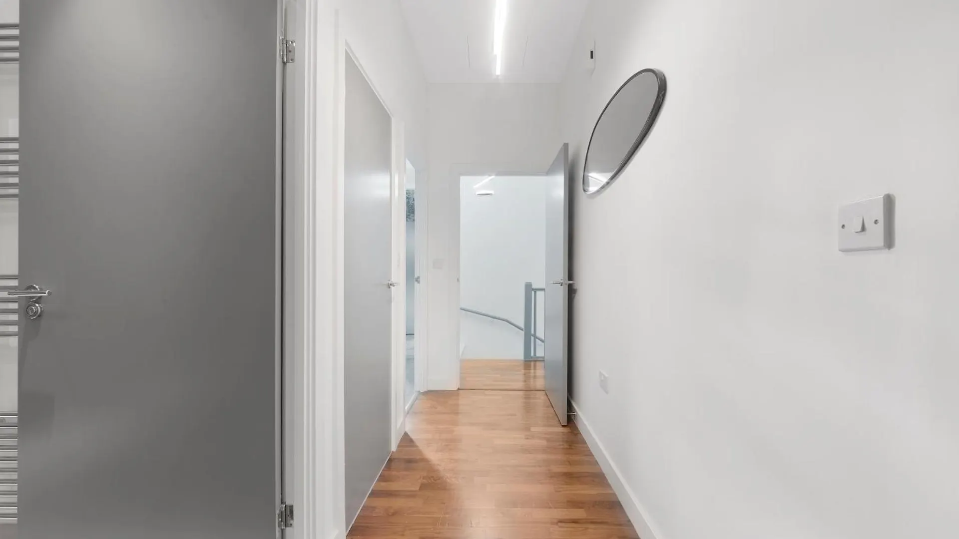Riverside 2 Bedroom Stratford London 0*,